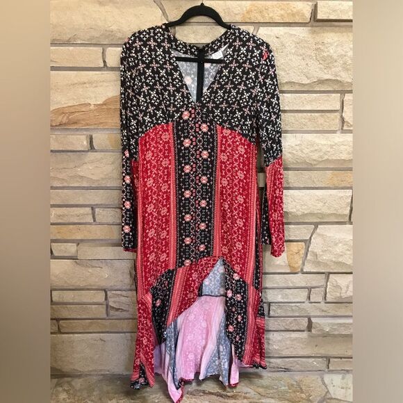 SOMEDAYS LOVING Burn in Love Black and Red Print Bell Sleeve Midi Dress Medium - Picture 9 of 11